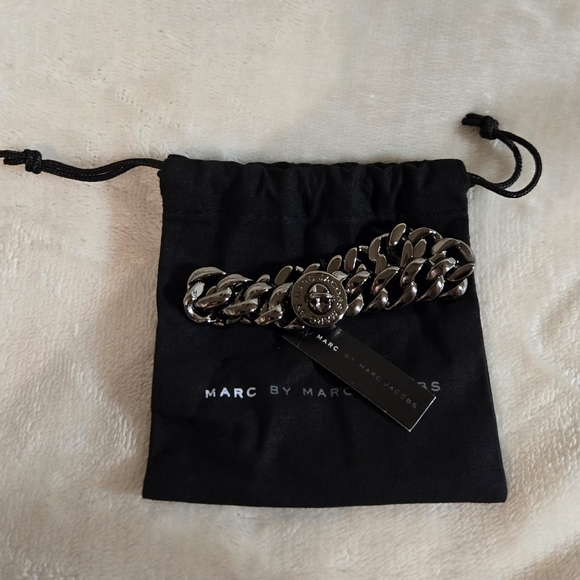 💯 NWT Authentic Marc by Marc Jacobs Katie Link Bracelet- Hermatite - Picture 1 of 6